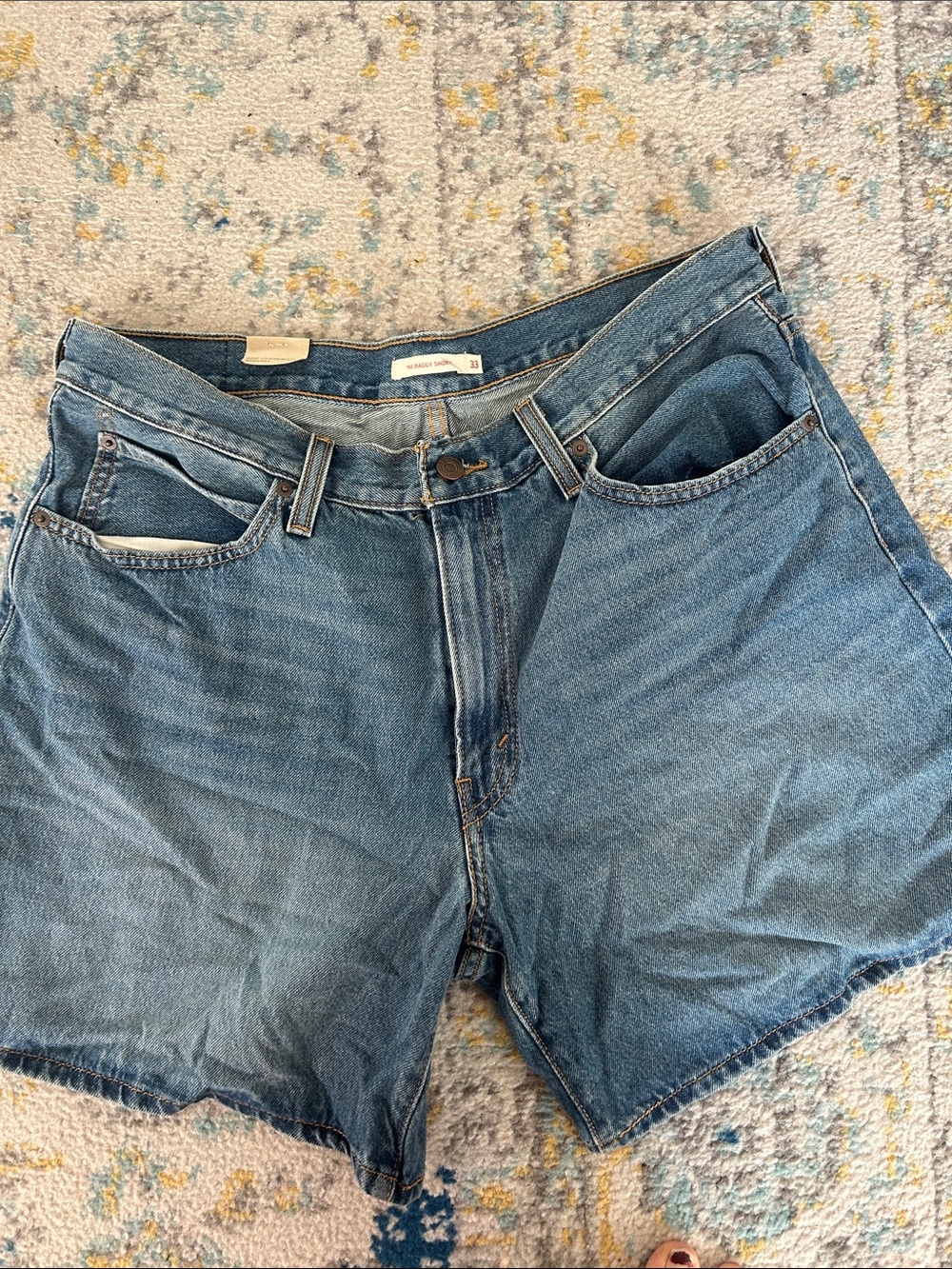 Levi’s women 94 baggy shorts (size 33)